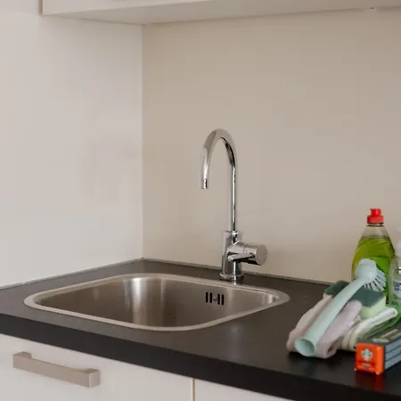 Modern & Comfortable 1-bedroom Flat Apartment *