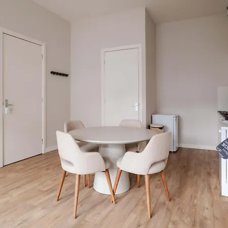 Apartment Modern & Comfortable 1-bedroom Flat