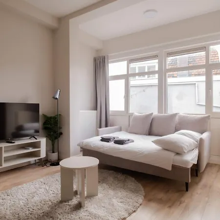Modern & Comfortable 1-bedroom Flat Apartment *