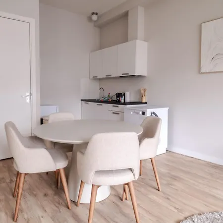 Apartment Modern & Comfortable 1-bedroom Flat