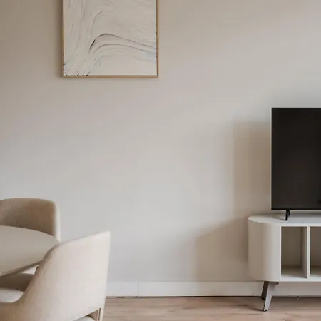 Apartment Modern & Comfortable 1-bedroom Flat